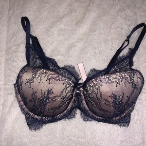 Lined plunge bra size 32DD
